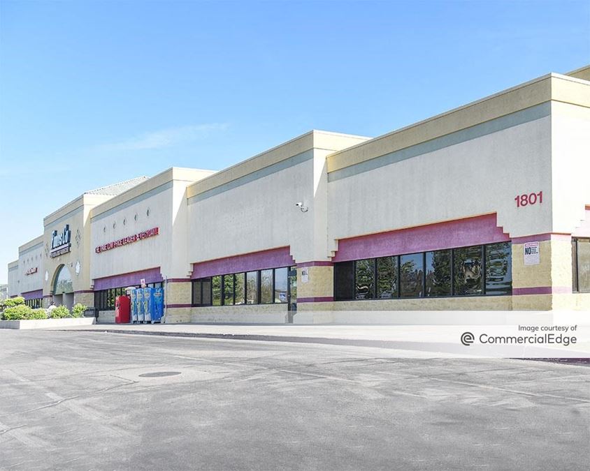 1801 White Lane, Bakersfield Retail Space For Lease
