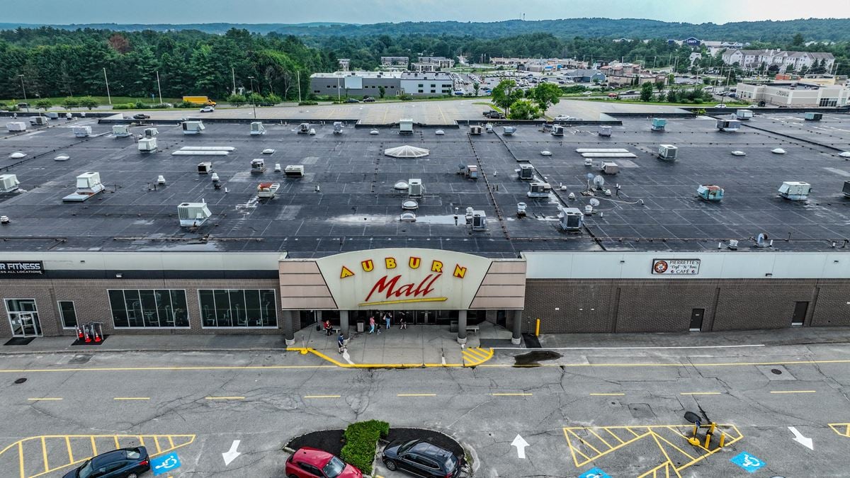 Retail/Office Space at the Auburn Mall