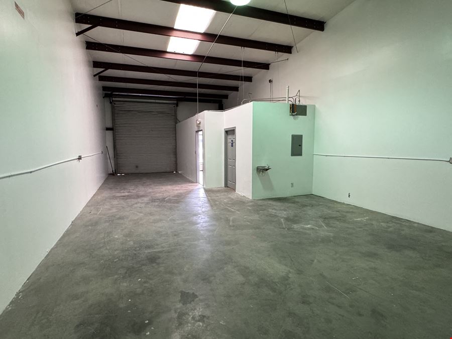 RETAIL/WAREHOUSE FOR LEASE