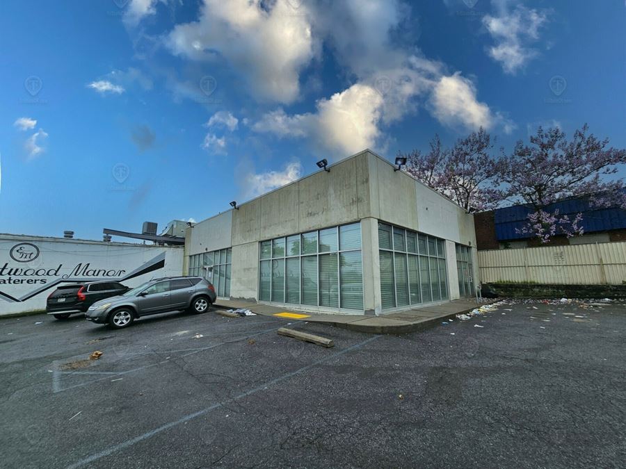 2,500 - 7,500 SF | 3490 Boston Road | Prime Corner Retail Location With Parking & Drive Through Potential for Lease