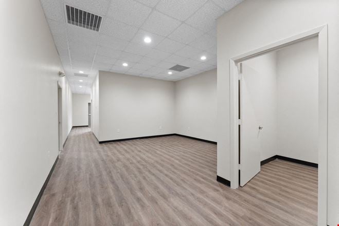 Building 7 - 25533 Richards Rd - Sublease