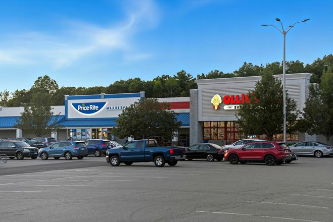 Woonsocket, RI - Diamond Hill Plaza
