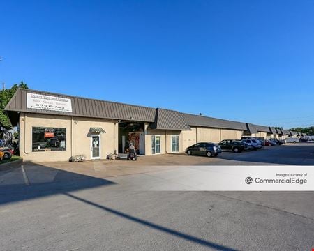 Commercial space for Rent at 2800 West Division Street in Arlington