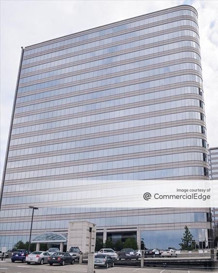 Commercial space for Rent at 400 Galleria Pkwy SE in Atlanta