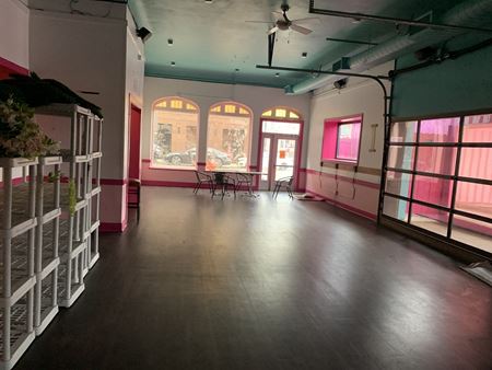 Retail space for Rent at 324 South Racine Avenue in Chicago