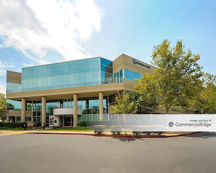 Roseville Corporate Center 2998 Douglas Blvd Office Building