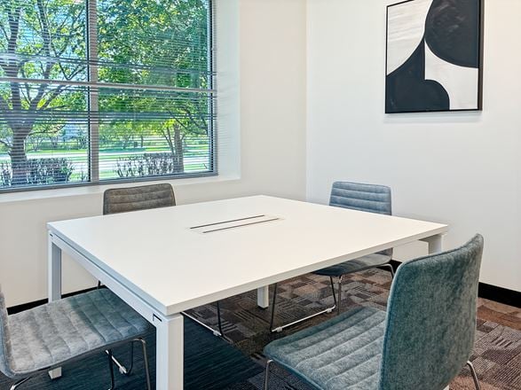 Regus - Hoffman Estates - Prairie Stone Pkwy