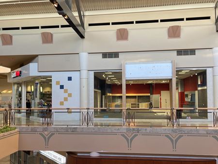 L06      Space Photo Gallery 4