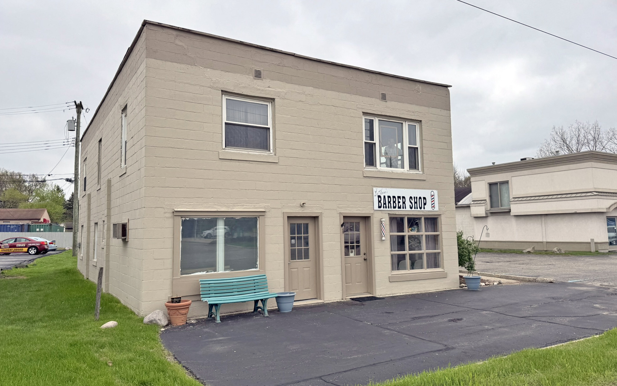 7669 Highland Rd, Waterford, MI 48327