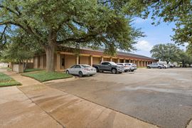 4800 Lakewood Dr