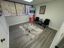892 SF Suite 202 PROFESSIONAL & MEDICAL OFFICE SPACE FOR LEASE