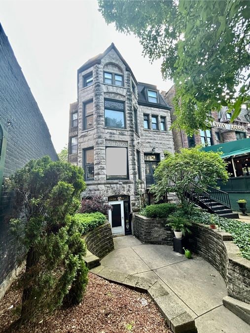 2438 N Clark - +/- 1,750 SF Commercial Space for Lease