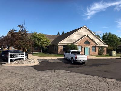 231 W Lake Lansing Rd