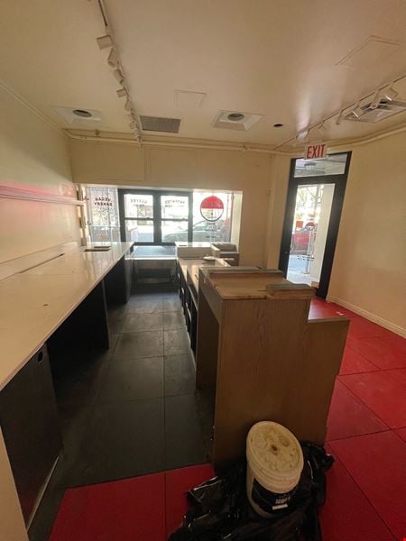 Retail space for Rent at 1311 Lexington Ave in New York