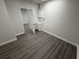 880 SF Suite 207 Professional and Medical Office Space