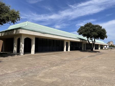 Retail space for Sale at 14639-14645 Inwood in Dallas