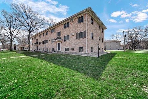 1623 Portage