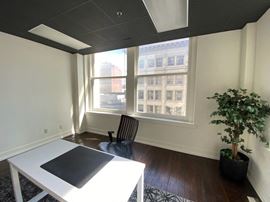 1044 Main St