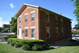 121 N Parker Dr