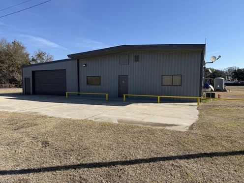 Renovated Flex Space on ±2.5 Acres