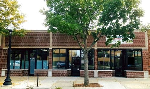 Retail property in Chicago, IL