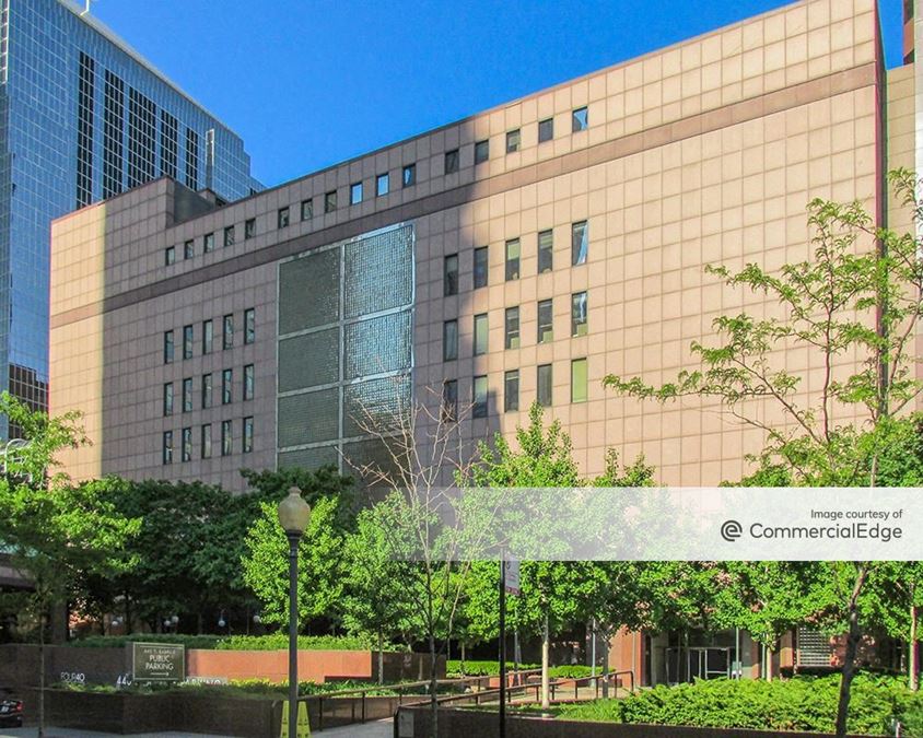 One Financial Place 425 South Financial Place, Chicago, IL Office Space