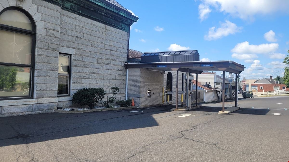 Former Free Standing Full Service Bank w/ Drive Thru