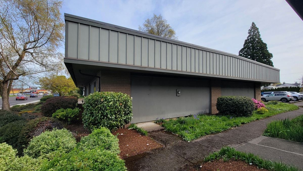 412 Lancaster Dr NE