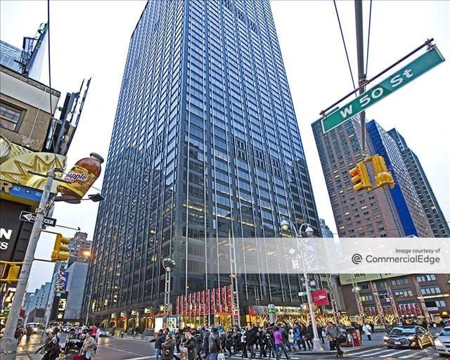 Paramount Plaza
