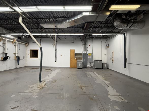 Office/ Warehouse Industrial Building