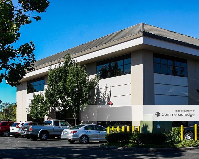 Oak Valley Business Center - 463 Aviation Blvd