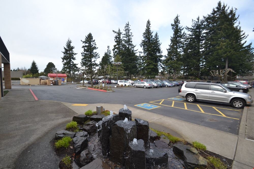 East Portland Commerce Center