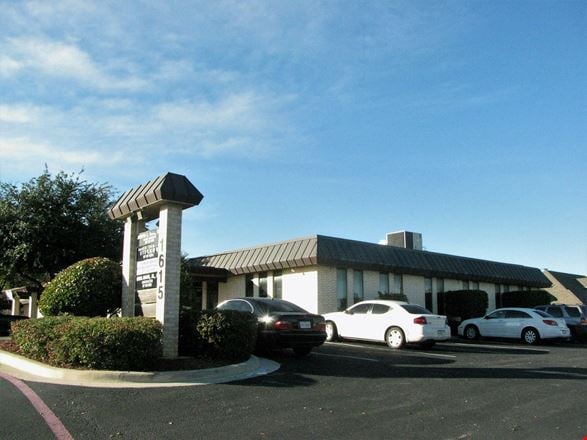 1615 Precinct Line Rd