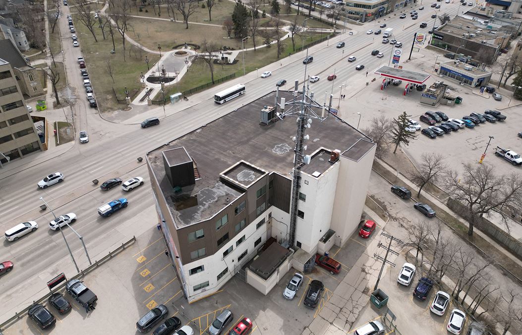 829, 831, 835 Portage Avenue