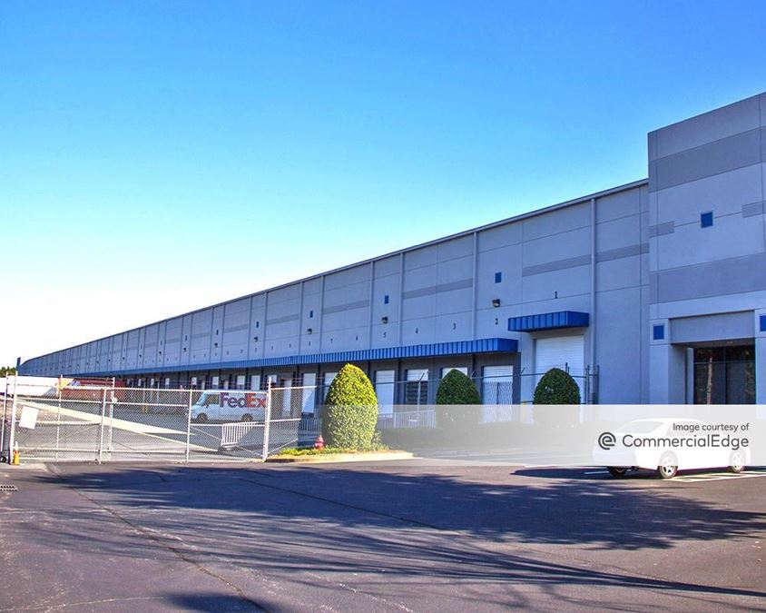 Airport Distribution Center III 3781 Southside Industrial Court SE
