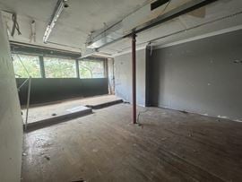 155 8th Ave