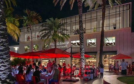 Retail space for Rent at 701 Lincoln Road in Miami Beach