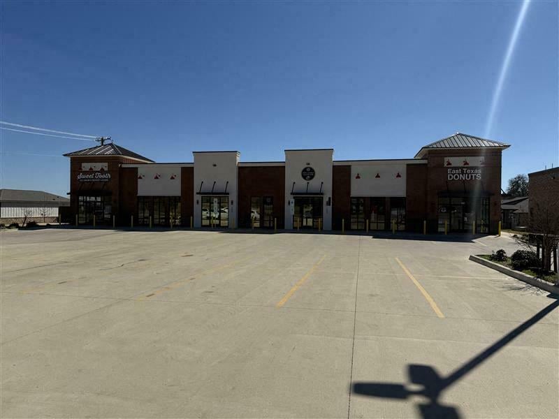 1898 W Cumberland Rd, Tyler, TX 75703
