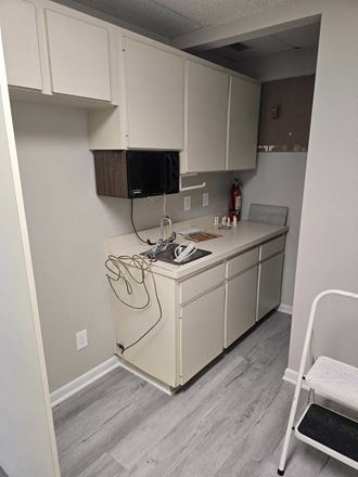 Private Office Suites for Lease | Utilities & Wi-Fi Included