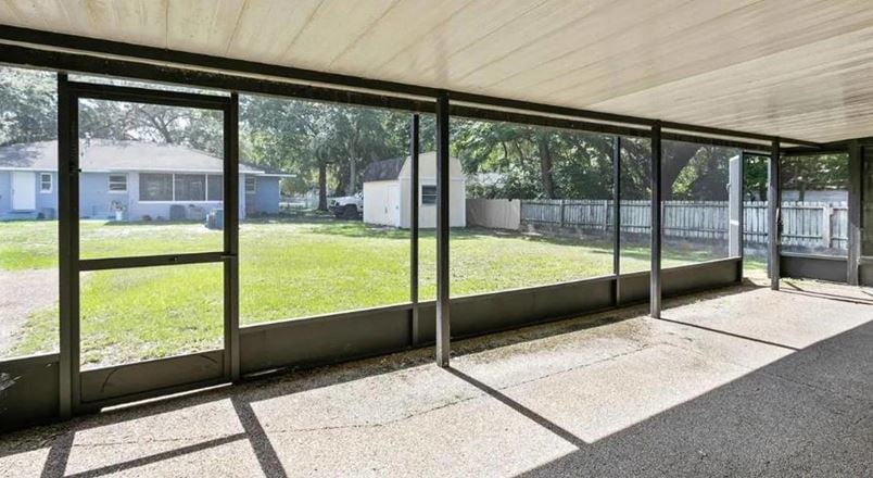 5-Unit Quadplex + Laundromat Income Property
