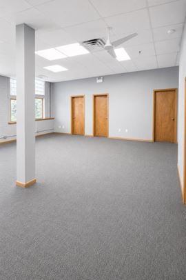 5533 N Broadway Ave