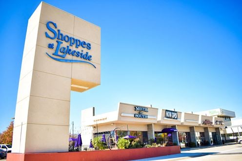 Shoppes At Lakeside