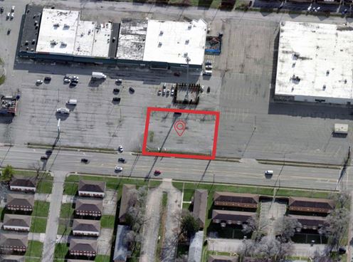 Livingston Court Shopping Center | Pad Site