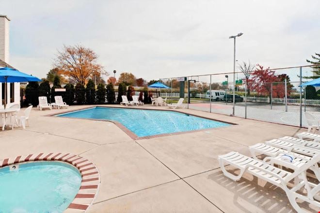 Hawthorn Suites