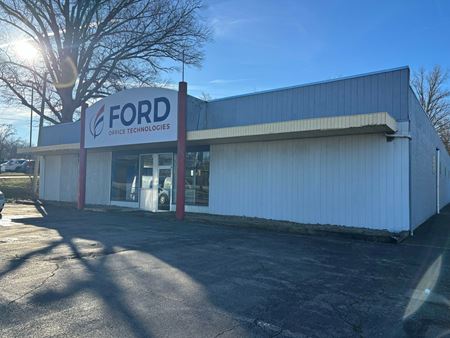 Retail space for Rent at 1920 E State St in Hermitage