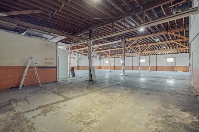 1823 Commercial St NE Suite A