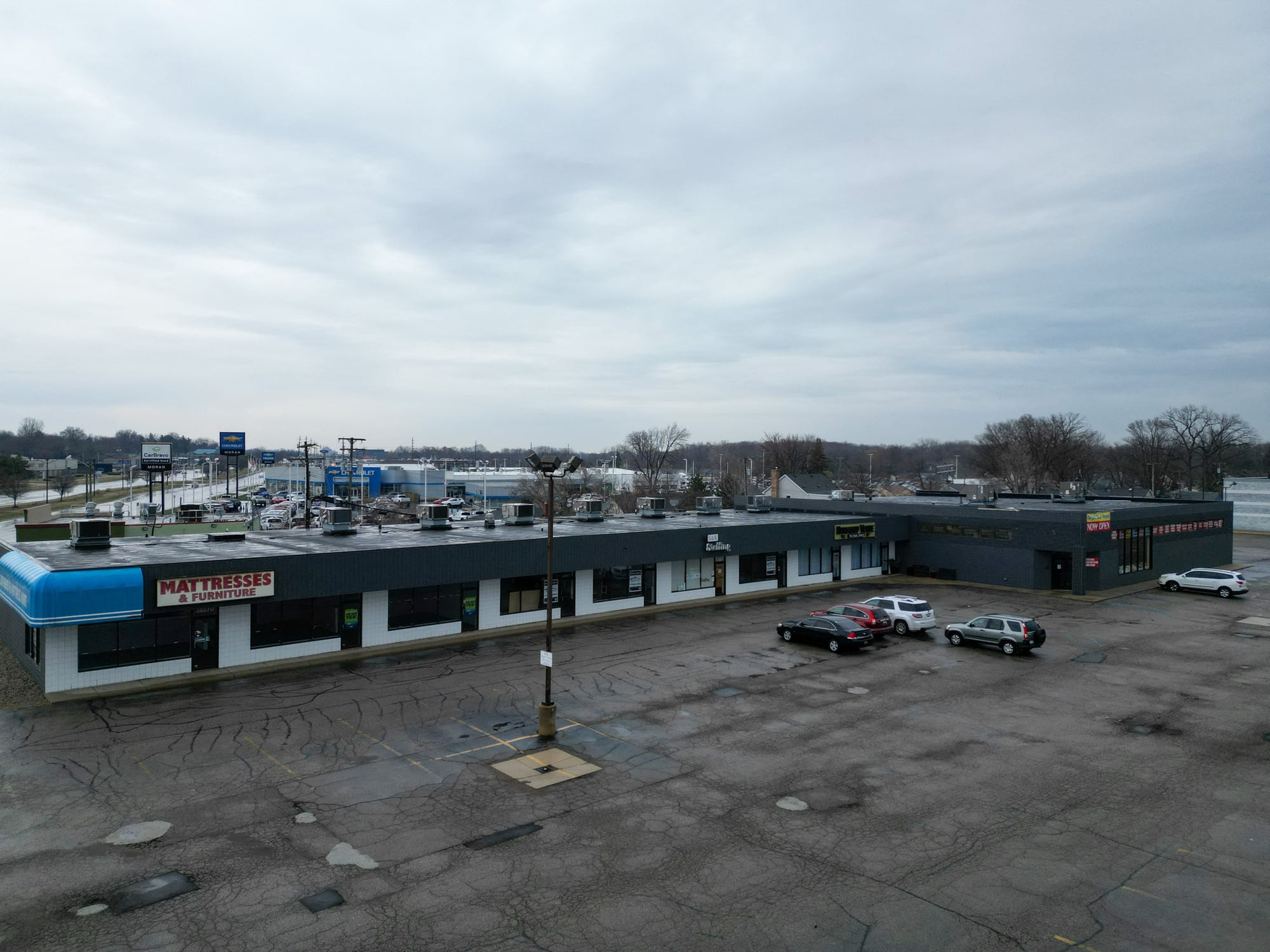 35270 Gratiot Ave, Clinton Township, MI 48035