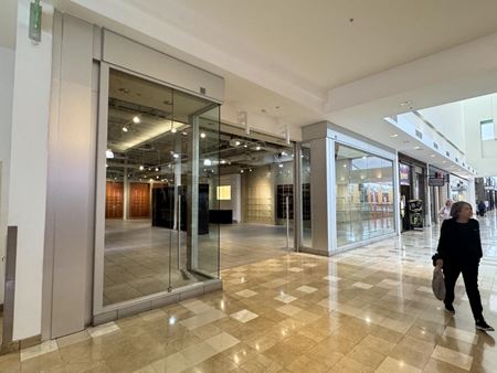 2000     Space Photo Gallery 2