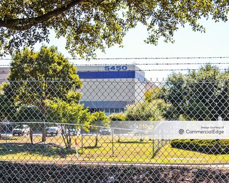 Industrial space for Rent at 5450 West Kiest Blvd in Dallas