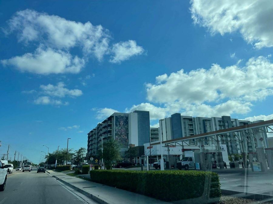 Pura Vida Hialeah